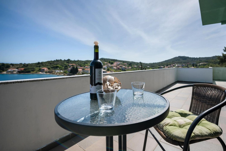 Others 5, Picic Guesthouse, Sali
