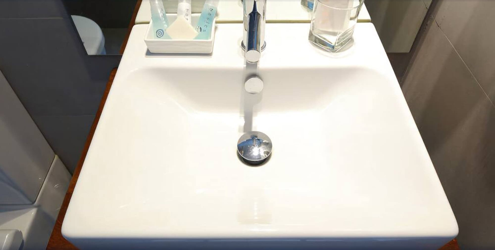 Bathroom, Magno Suites, Malabo