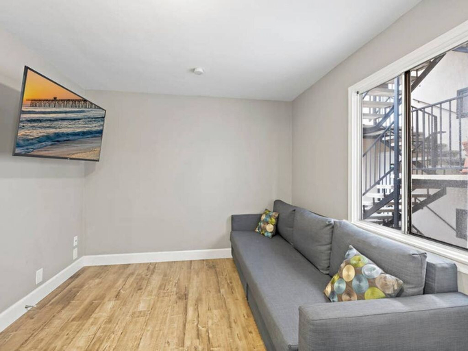 Others 5, Balboa Condos by ELVR, Orange