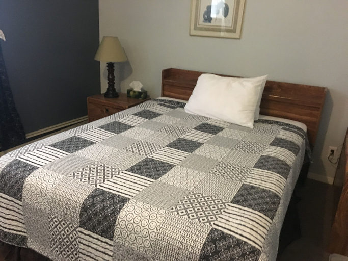 Bedroom 3, Cosmopolitan Hotel, Division No. 15