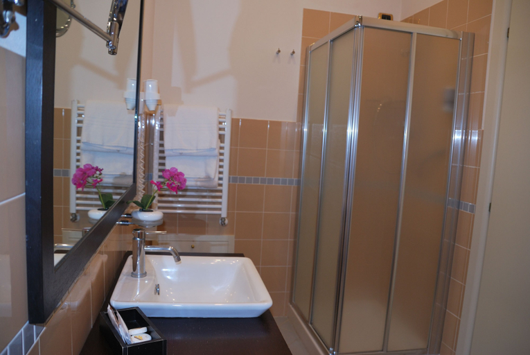 Bathroom 5, Domus Mariae Benessere, Syracuse
