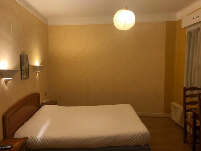 Bedroom 3, Hôtel Le Saint Louis Châteaudun, Eure-et-Loir