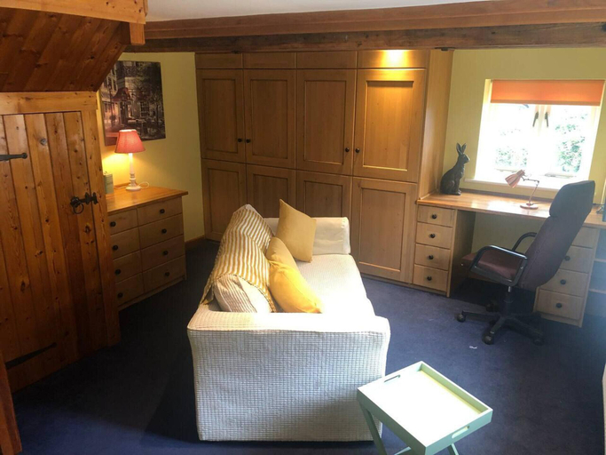 Others 4, Sunshine Annex-double Bed,ensuite, Lounge, Kitchen, Warwickshire