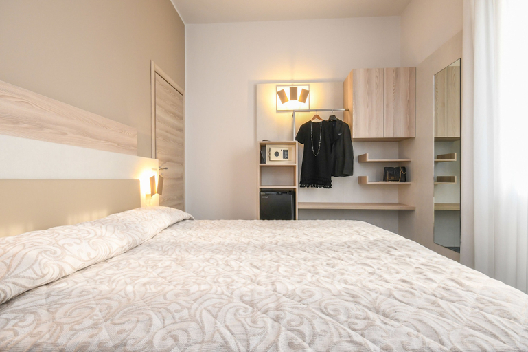 Bedroom 3, Hotel Riel, Brescia
