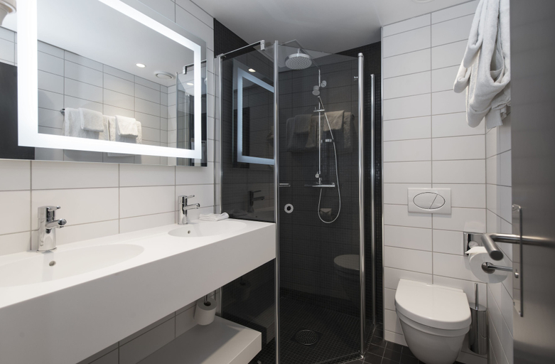Bathroom 4, Thon Hotel Vika Atrium, Oslo
