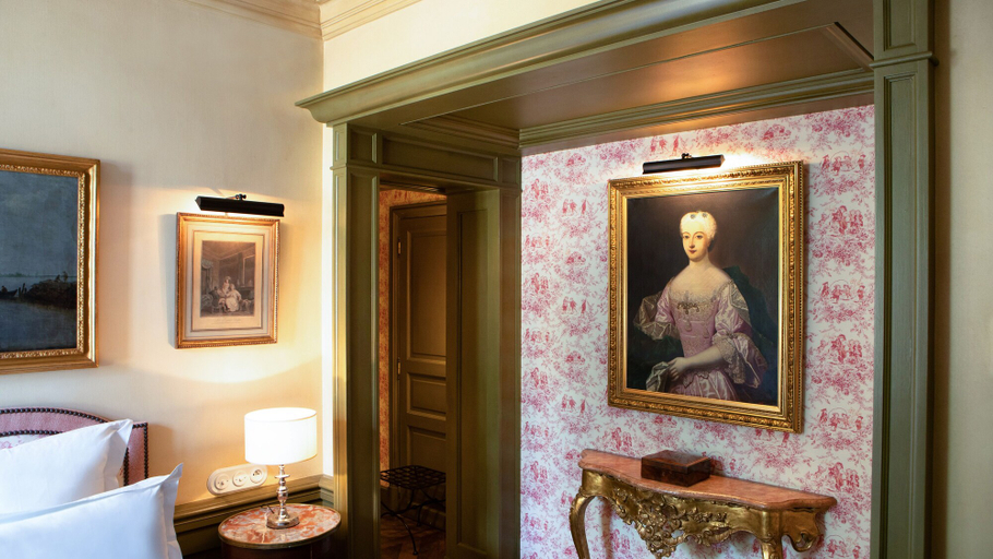 Bedroom 3, Airelles, La Bastide de Gordes, Vaucluse