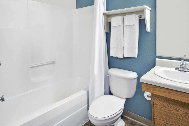 Bathroom 3, WoodSpring Suites Holland - Grand Rapids, Ottawa