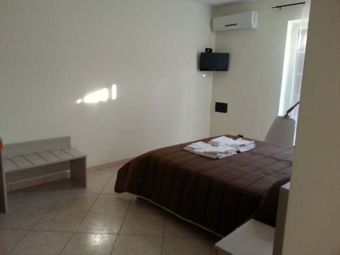 Bedroom 4, B&B Il Girasole, Latina