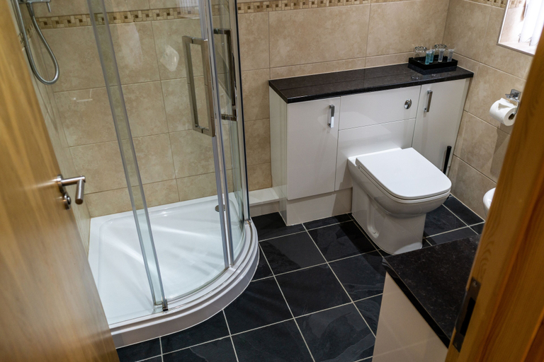 Bathroom 3, The Windmill Inn, Somerset