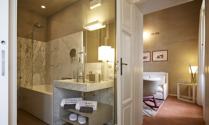 Bathroom 4, Relais Montepepe Winery & Spa, Massa Carrara