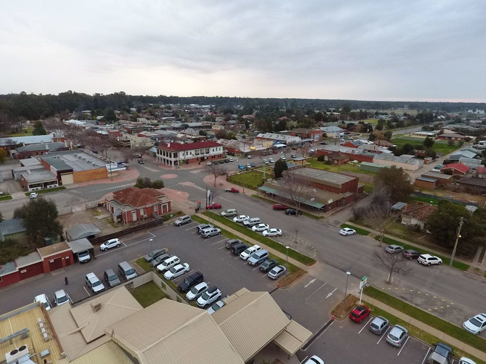 Others 5, River Motel, Wakool
