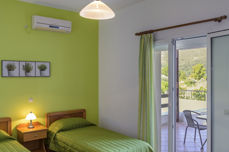 Room 4, Mouzakis Villas, North Aegean