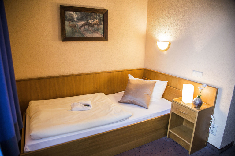 Bedroom 4, Hotel Stadt Peine, Peine