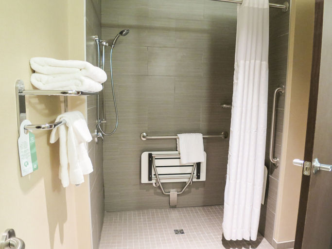 Bathroom 5, Comfort Suites Regina, Division No. 6