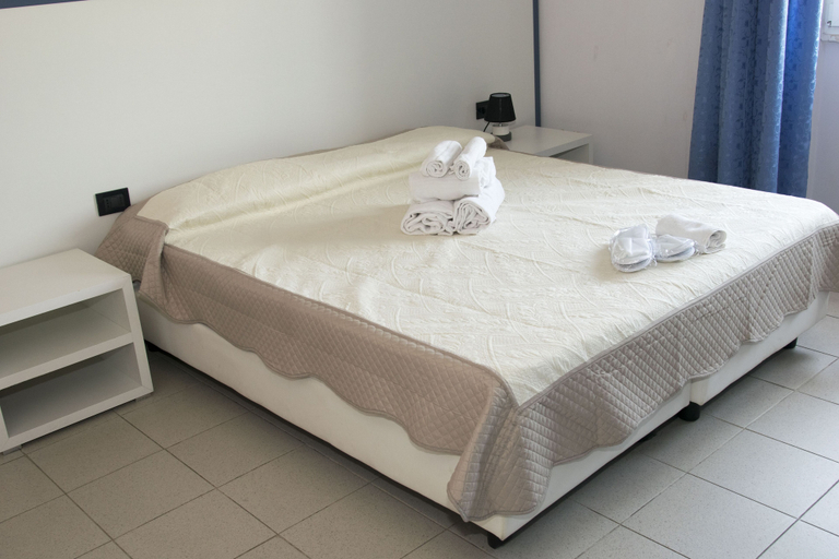 Bedroom 2, Alex & Lorenz Hotel, Roma
