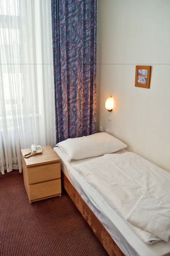 Bedroom 2, Hotel Meran, Praha 1