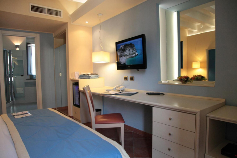Bedroom 4, Portercole, Vibo Valentia