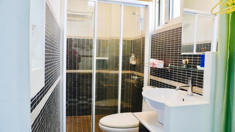 Bathroom 3, Sunshine Sea View B&B, Hualien