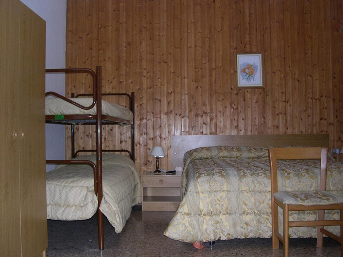 Bedroom 2, Albergo Ristorante La Villa, Pistoia