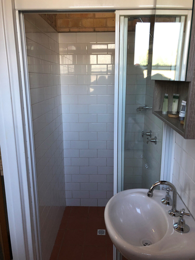 Bathroom 3, Hanbury Lodge, Newcastle - Inner City