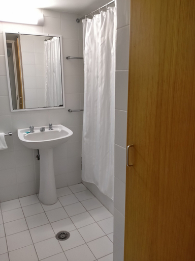 Bathroom 4, Camargue Beachfront Apartments, Maroochy - Maroochydore