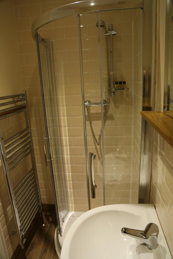 Bathroom 4, Number 8 The Townhouse, Derry and Strabane