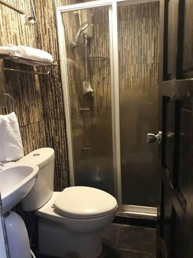 Bathroom, Beverly Love Guesthouse Tower 3 Avida, Parañaque