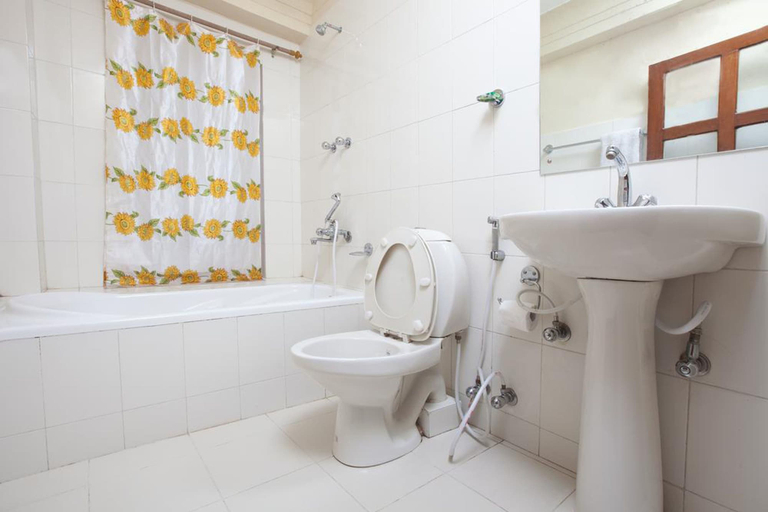 Bathroom 5, Nagarkot Sunshine Hotel, Bagmati