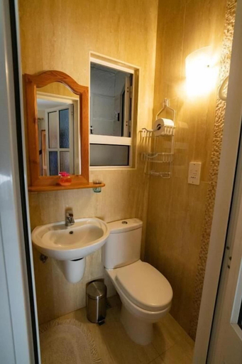 Bathroom 3, Lantern Guest House