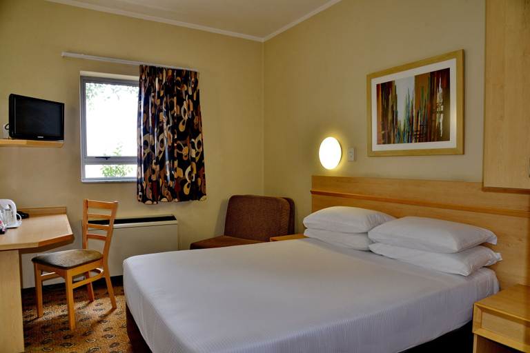 Bedroom 4, Road Lodge Bloemfontein Airport, Mangaung