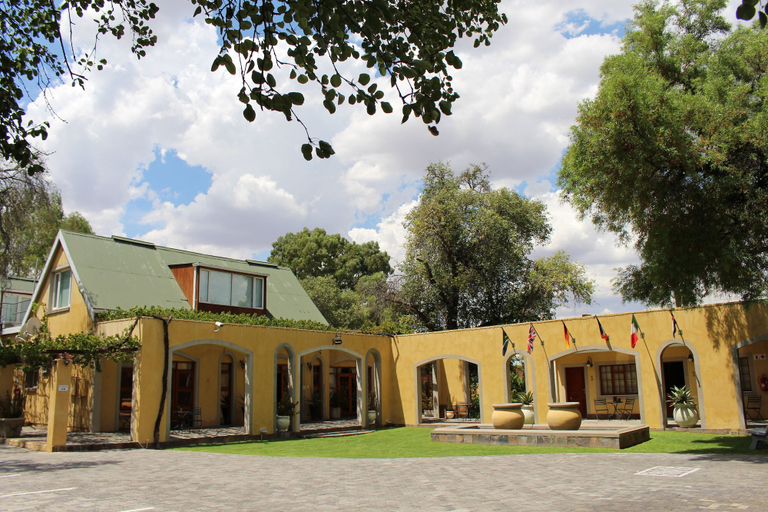 Exterior & Views