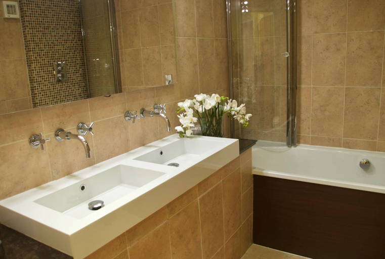 Bathroom 3, Royal Oak Hotel, Conwy
