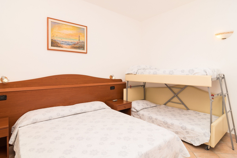 Bedroom 2, Hotel Villa Fumerie, Napoli