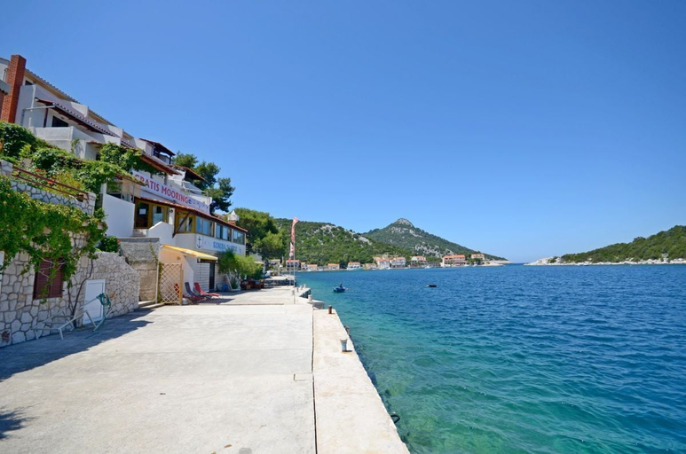 Exterior & Views 2, Apartments and Rooms Barbara, Lastovo