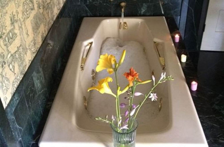 Bathroom 3, Oakcliff Bed and Breakfast, Saratoga