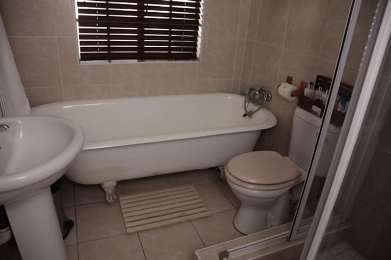 Bathroom 4, Lemon & Lime Guest House, Mangaung