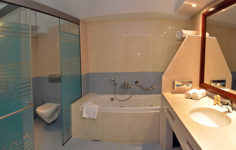 Bathroom 4, Kandia's Castle Hotel Resort & Thalasso, Peloponnese