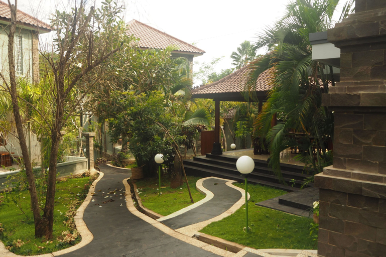 Exterior & Views 19