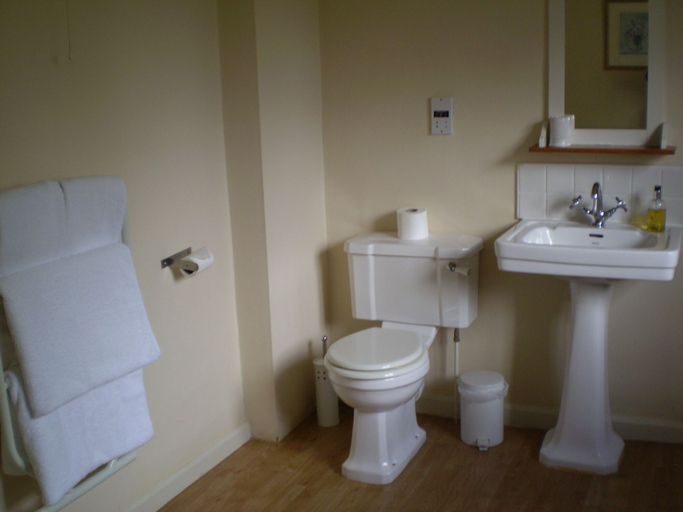 Bathroom 3, Buckley Farmhouse, Devon