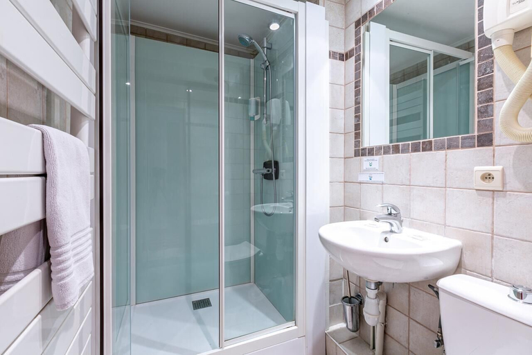 Bathroom 4, Le Chamonix, Ifrane