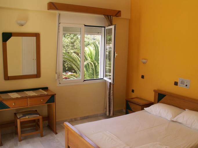 Bedroom 3, Hotel Athena, Crete
