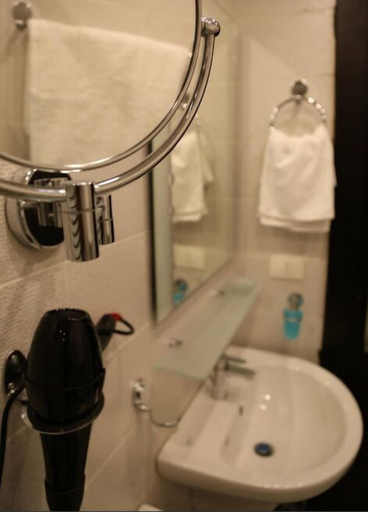 Bathroom 3, Western Gate Residence, Amman