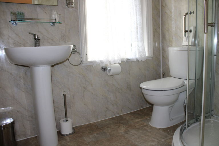 Bathroom 5, The Mardonia, Blackpool
