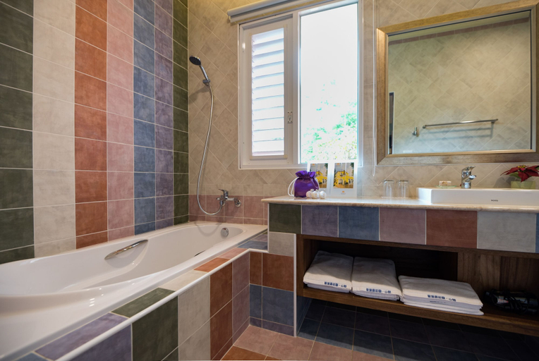 Bathroom 4, Saint Paul Villa, Nantou