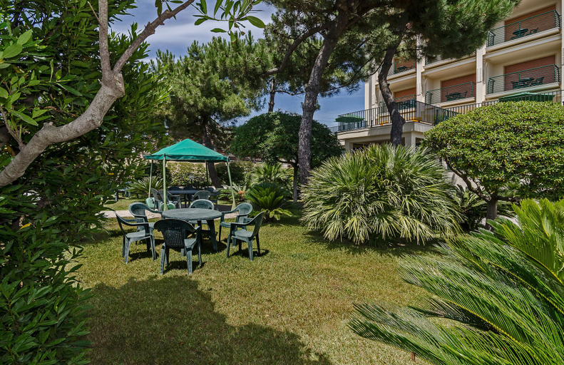 Exterior & Views 2, Hotel Paris, Lucca