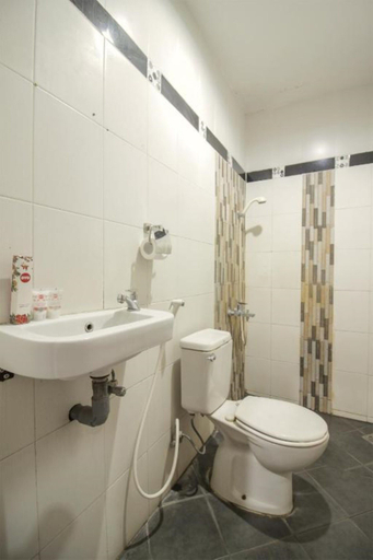 Bathroom 5, Hotel Arwiga, Bandung