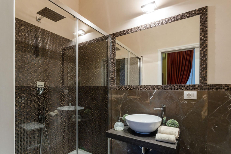 Bathroom 5, Casa Vera in Lucca With 2 Bedrooms and 2 Bathrooms, Lucca