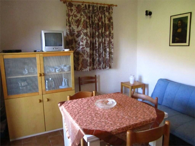 In-room dining 5, Mono Istana, Olbia-Tempio