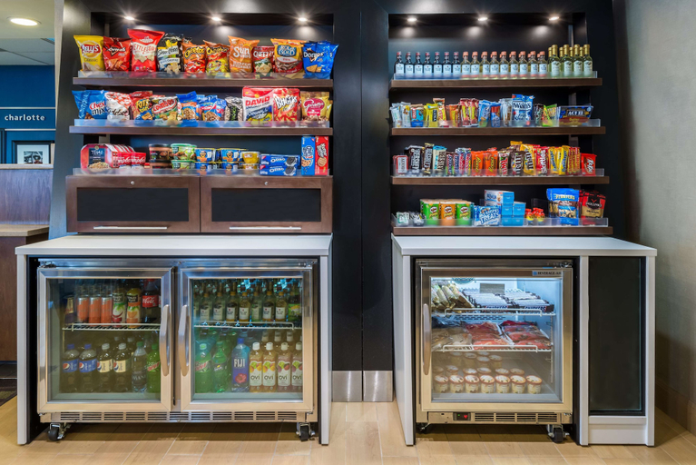 Food & Drinks 5, Hampton Inn Charlotte - University Place, Mecklenburg