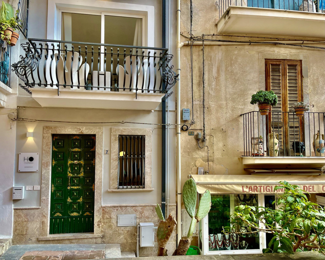 Exterior & Views 2, HO Taormina, Messina